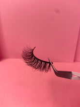 Load image into Gallery viewer, BABY DOLL LASH
